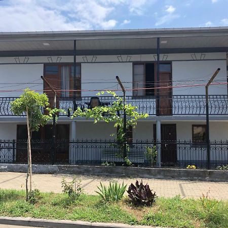 Guest House Romanadze 科布列季 外观 照片